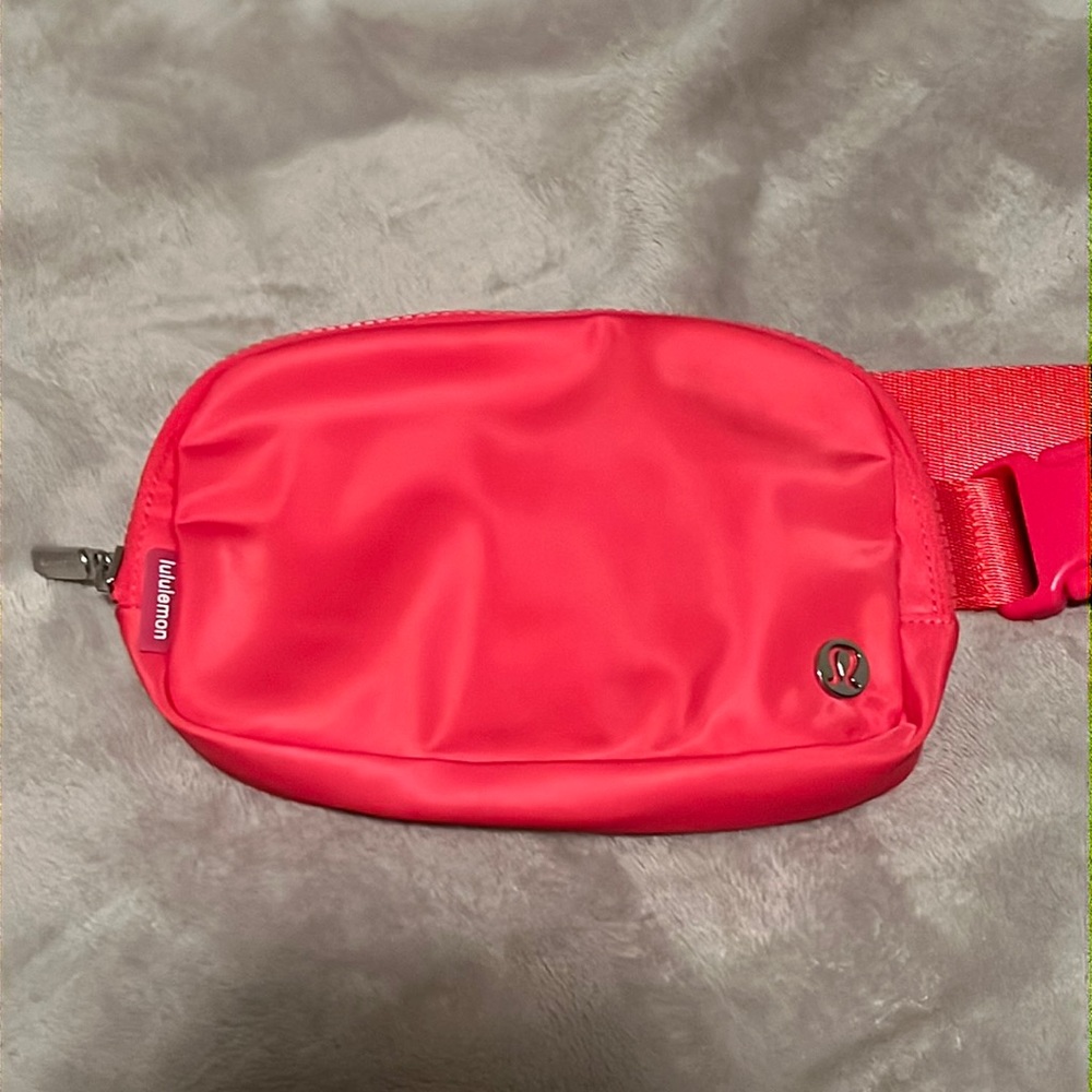 Like New Lululemon Belt bag Lip Gloss 1L